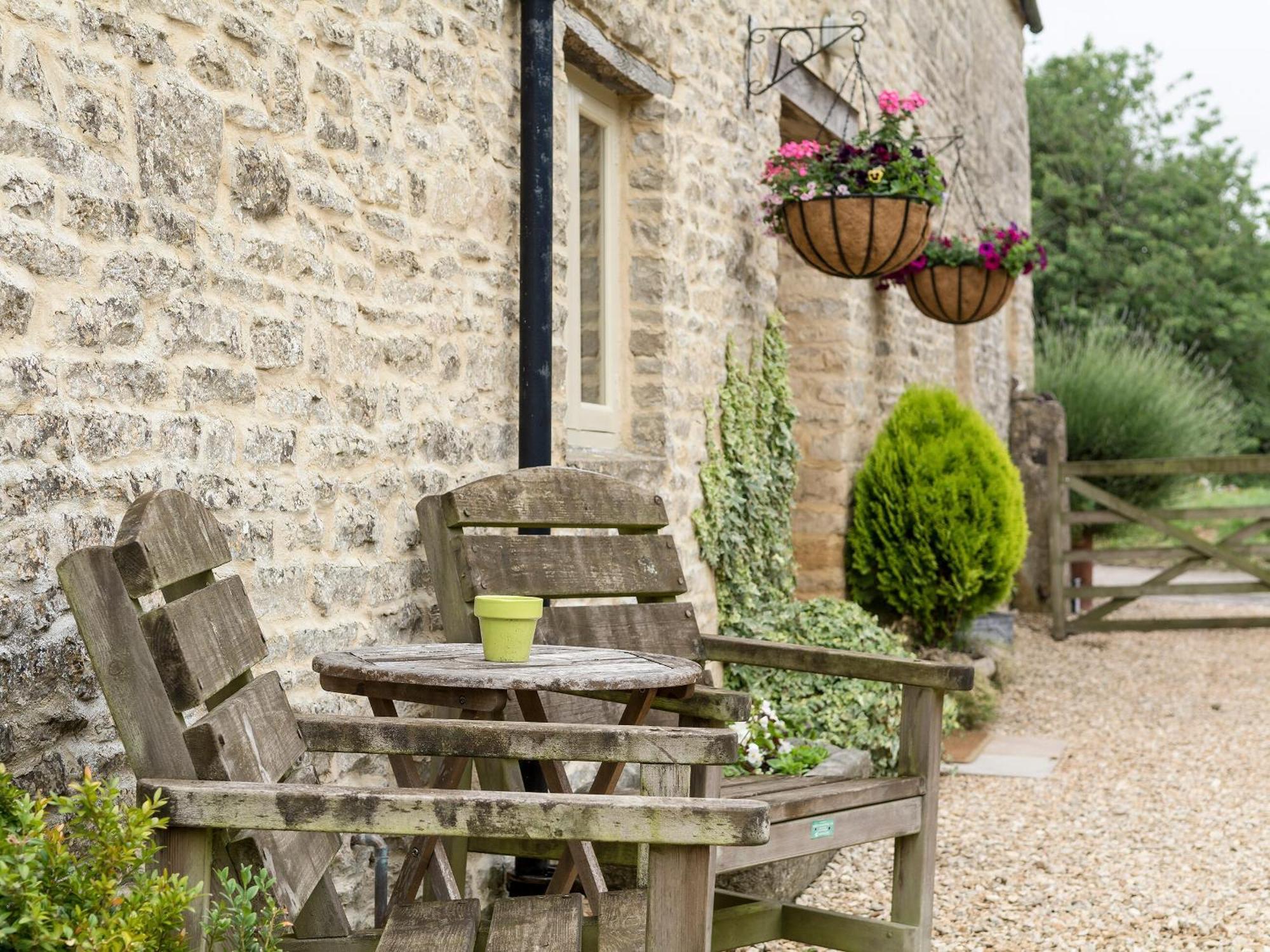 Flowers Barn Daglingworth Экстерьер фото